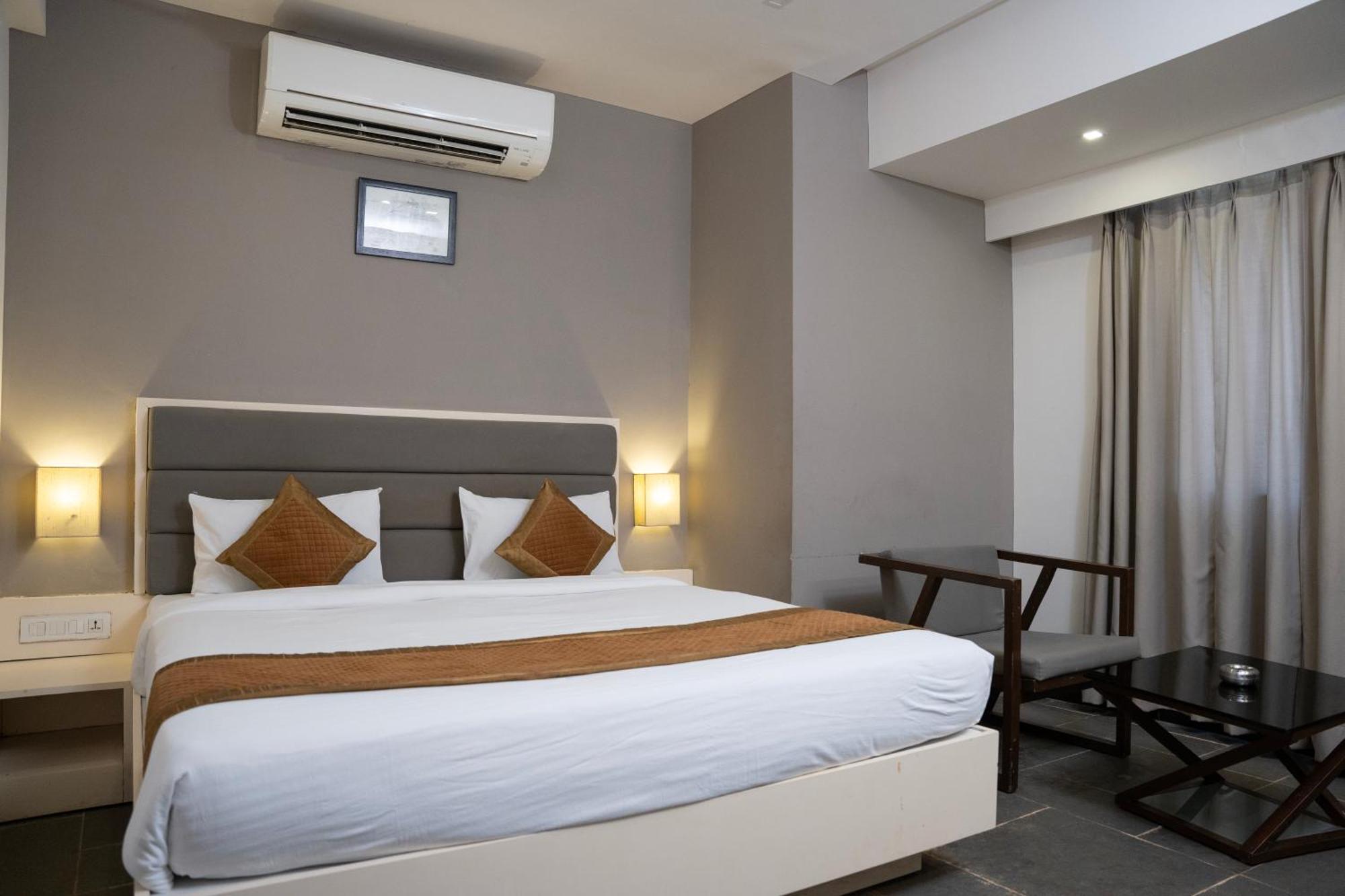 Hotel Dwarawata Dharwad Εξωτερικό φωτογραφία