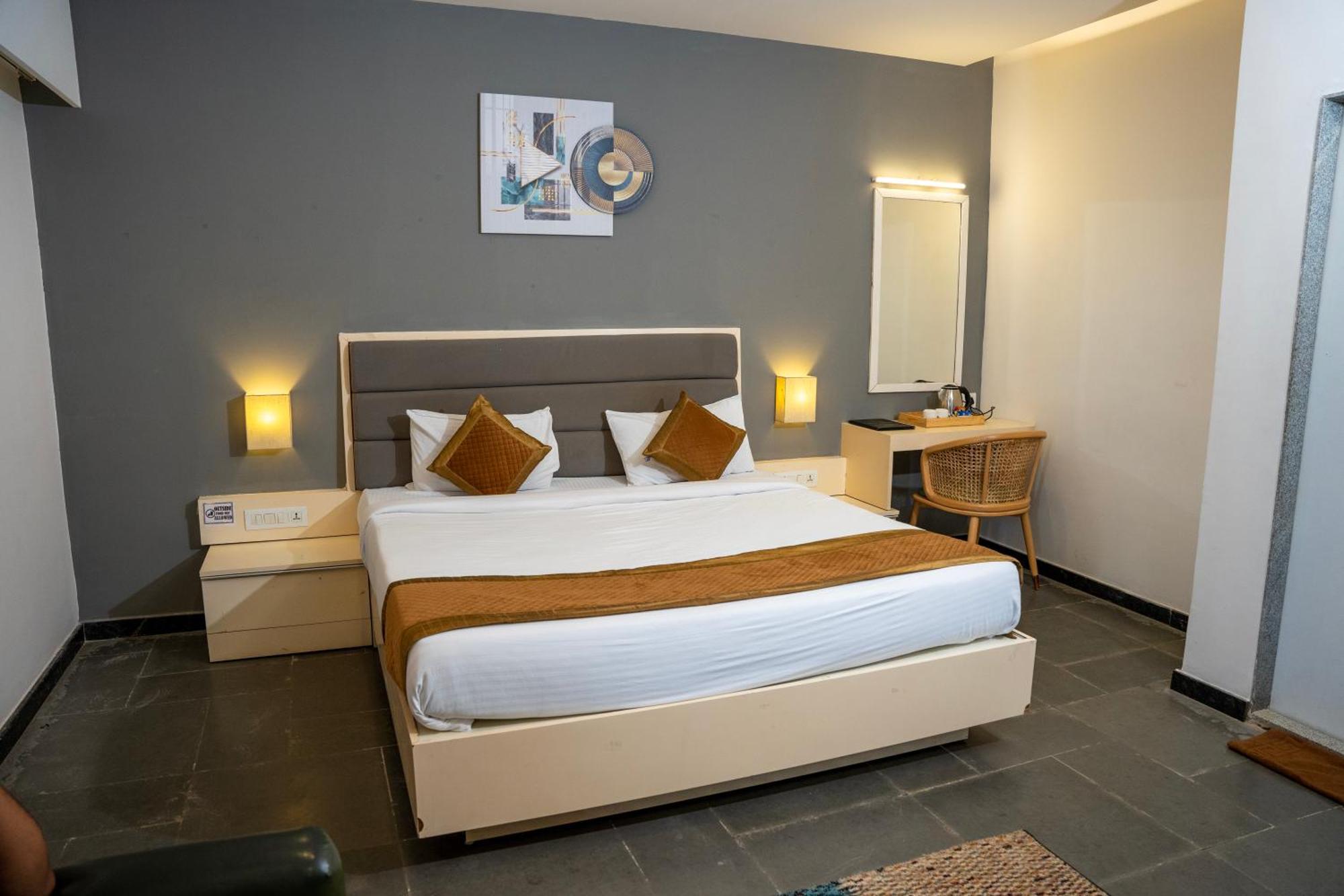 Hotel Dwarawata Dharwad Εξωτερικό φωτογραφία