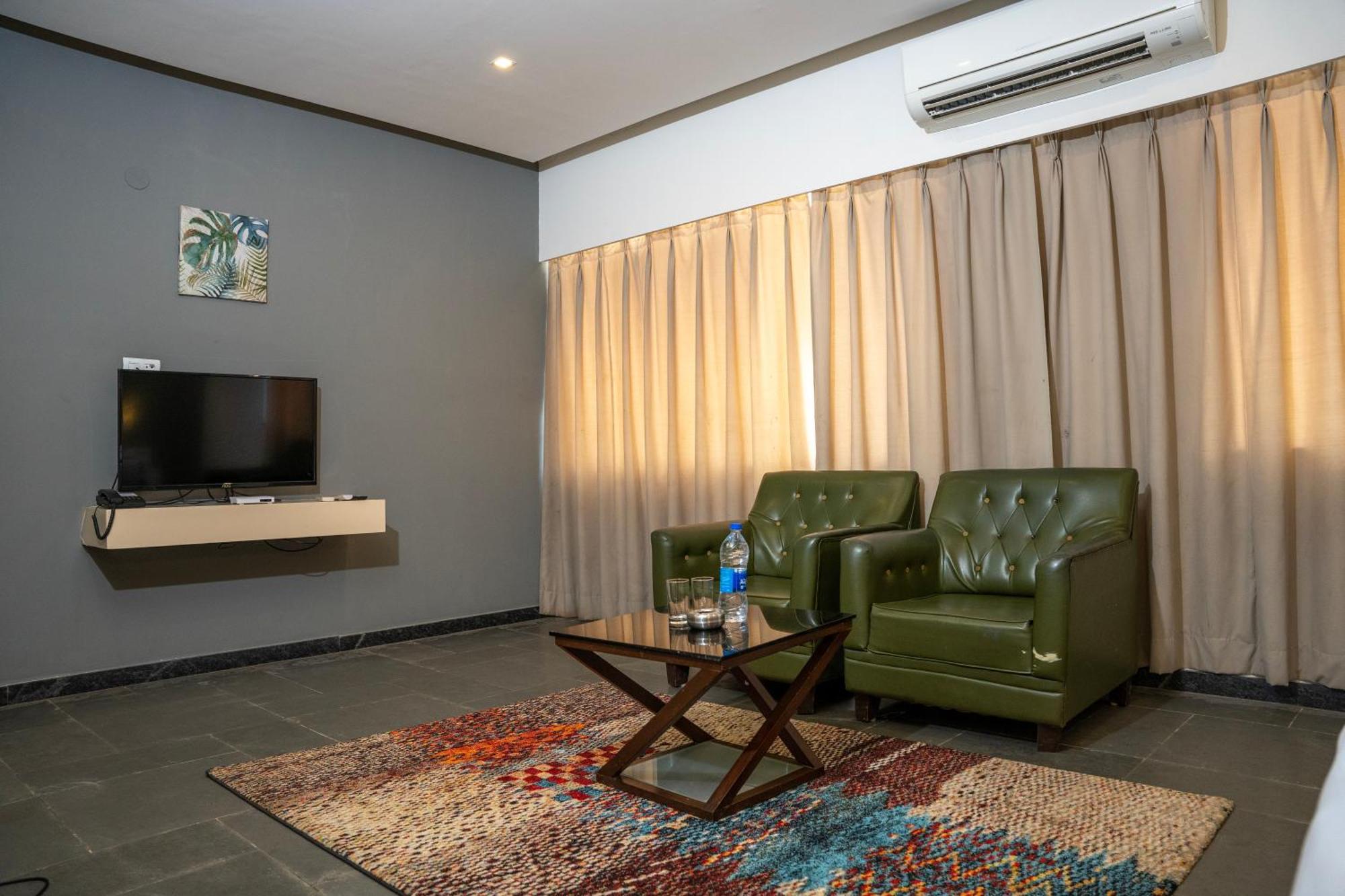 Hotel Dwarawata Dharwad Εξωτερικό φωτογραφία